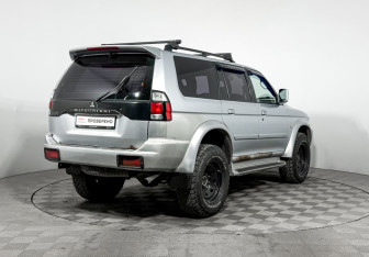 Подержанный автомобиль Mitsubishi Pajero Sport 2008 года (5 фото)