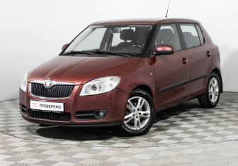 Подержанный автомобиль Skoda Fabia Hatchback 2009 года (1 фото)