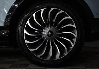 Подержанный автомобиль Voyah Free 2021 года (33 фото)