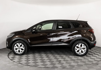 Подержанный автомобиль Renault Kaptur 2017 года (8 фото)