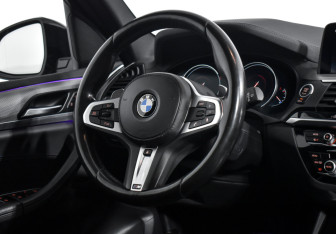 Подержанный автомобиль BMW X3 2019 года (15 фото)