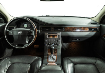 Подержанный автомобиль Volvo S80 2008 года (13 фото)