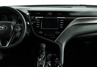 Подержанный автомобиль Toyota Camry Sedan 2018 года (14 фото)