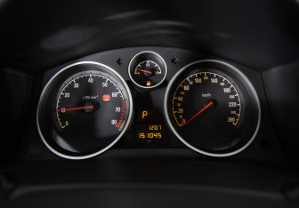Подержанный автомобиль Opel Astra Hatchback 2010 года (13 фото)