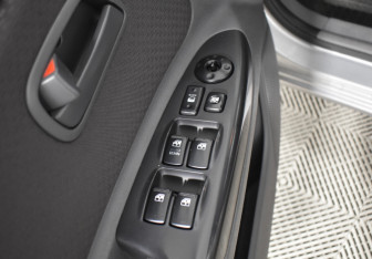 Подержанный автомобиль Kia Rio Sedan 2010 года (17 фото)