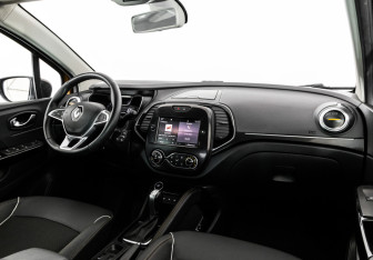 Подержанный автомобиль Renault Kaptur 2022 года (9 фото)