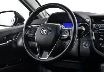 Подержанный автомобиль Toyota Camry Sedan 2020 года (15 фото)
