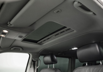 Подержанный автомобиль Volkswagen Multivan 2011 года (20 фото)