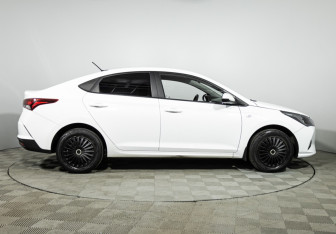 Подержанный автомобиль Hyundai Solaris Sedan 2021 года (4 фото)