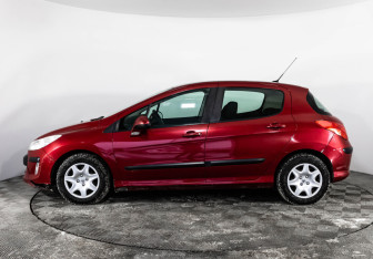 Подержанный автомобиль Peugeot 308 Hatchback 2010 года (8 фото)