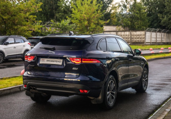 Подержанный автомобиль Jaguar F-Pace 2020 года (6 фото)