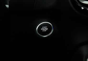 Подержанный автомобиль Volvo XC40 2018 года (21 фото)