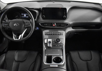 Подержанный автомобиль Hyundai Santa Fe 2022 года (15 фото)