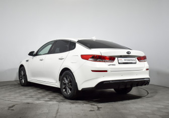 Подержанный автомобиль Kia Optima Sedan 2019 года (7 фото)