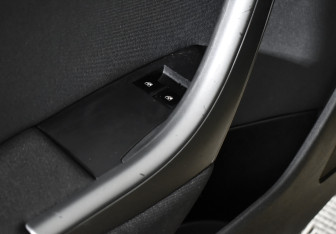 Подержанный автомобиль Opel Astra Hatchback 2013 года (10 фото)