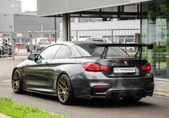 Подержанный автомобиль BMW M4 Convertible 2015 года (8 фото)