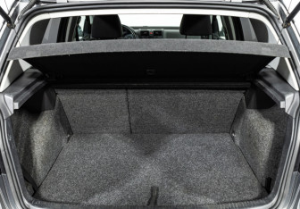 Подержанный автомобиль Volkswagen Golf Hatchback 2008 года (17 фото)