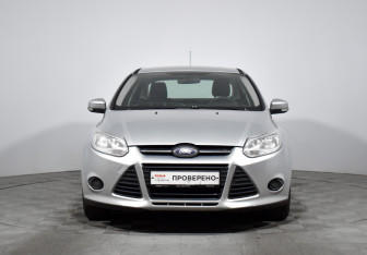 Подержанный автомобиль Ford Focus Sedan 2011 года (2 фото)
