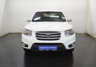 Подержанный автомобиль Hyundai Santa Fe 2010 года (2 фото)