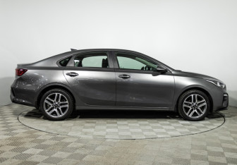 Подержанный автомобиль Kia Cerato Sedan 2020 года (4 фото)