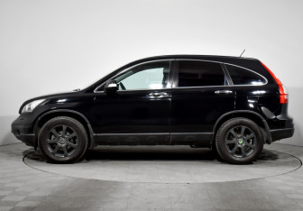 Подержанный автомобиль Honda CR-V 2011 года (8 фото)