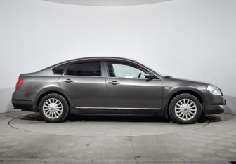 Подержанный автомобиль Nissan Teana 2006 года (4 фото)