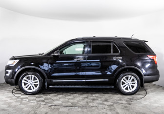 Подержанный автомобиль Ford Explorer 2017 года (8 фото)