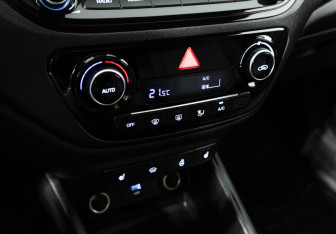 Подержанный автомобиль Hyundai Solaris Sedan 2021 года (16 фото)