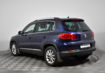 Подержанный автомобиль Volkswagen Tiguan 2011 года (7 фото)