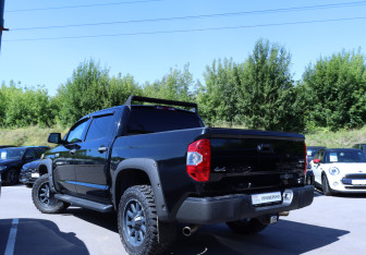 Подержанный автомобиль Toyota Tundra 2013 года (8 фото)