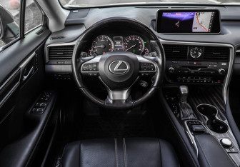 Подержанный автомобиль Lexus RX 2017 года (11 фото)