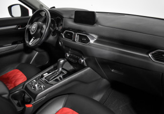 Подержанный автомобиль Mazda CX-5 2018 года (14 фото)