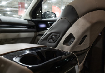 Подержанный автомобиль Kia Carnival 2020 года (28 фото)