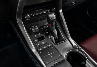 Подержанный автомобиль Lexus NX 2017 года (20 фото)