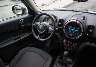 Подержанный автомобиль MINI Countryman 2018 года (9 фото)