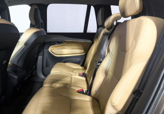 Подержанный автомобиль Volvo XC90 2015 года (13 фото)