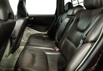 Подержанный автомобиль Volvo XC70 2007 года (10 фото)