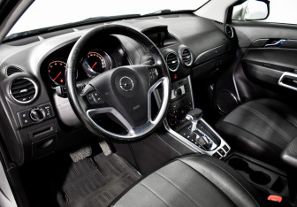 Подержанный автомобиль Opel Antara 2013 года (9 фото)