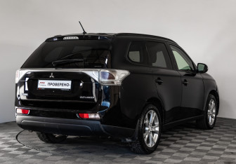 Подержанный автомобиль Mitsubishi Outlander 2013 года (5 фото)