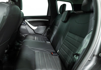 Подержанный автомобиль Nissan Terrano 2016 года (10 фото)