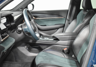 Подержанный автомобиль Geely Monjaro 2023 года (10 фото)