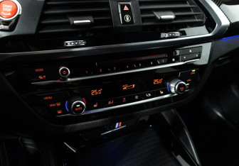 Подержанный автомобиль BMW X4 M 2019 года (21 фото)