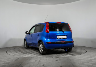 Подержанный автомобиль Nissan Note 2007 года (7 фото)
