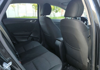 Подержанный автомобиль Kia Ceed Hatchback 2019 года (12 фото)