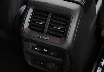 Подержанный автомобиль Volkswagen Tiguan 2019 года (33 фото)