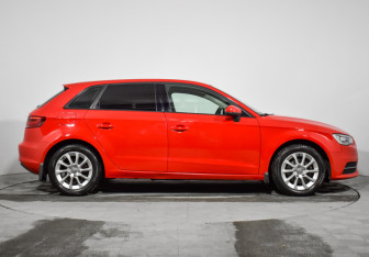 Подержанный автомобиль Audi A3 Hatchback 2013 года (4 фото)