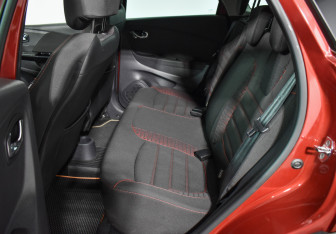 Подержанный автомобиль Renault Kaptur 2018 года (11 фото)