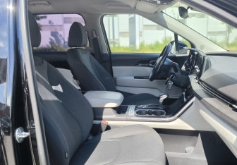 Подержанный автомобиль Kia Carnival 2021 года (10 фото)