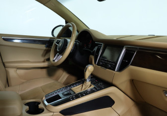 Подержанный автомобиль Porsche Macan 2014 года (11 фото)