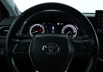 Подержанный автомобиль Toyota Camry Sedan 2021 года (21 фото)